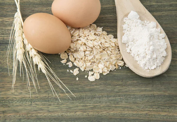 Yumurta, yulaf, kulakları ve yulaf gevreği