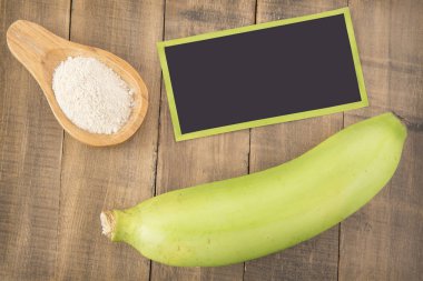 Yeşil muz un (Musa paradisiaca)