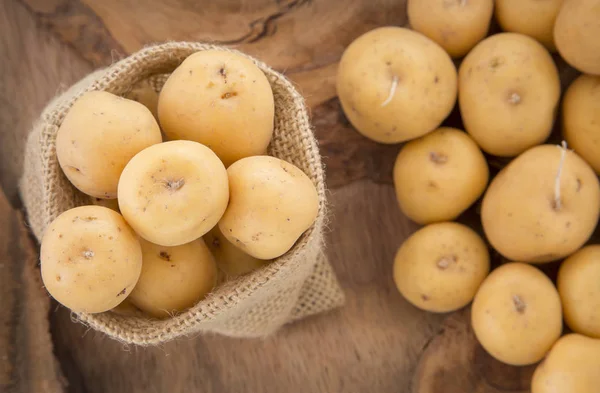 Batatas amarelas (Solanum phureja ) — Fotografia de Stock