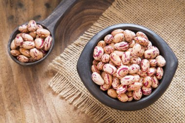 Ahşap masa Pinto fasulye