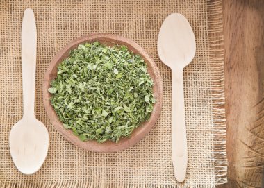 Moringa (Moringa oleifera yaprakları)