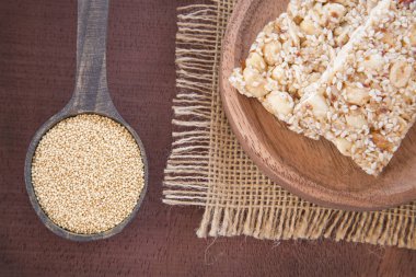 Tahıl ve bar (Amaranthus solmayan çiçek)