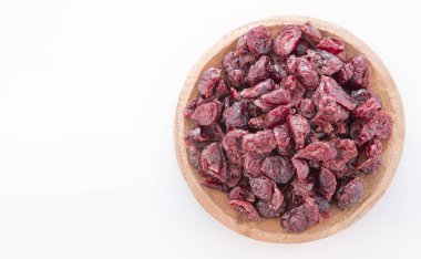 Beyaz zemin üzerine (Vaccinium myrtillus izole kurutulmuş cranberries)