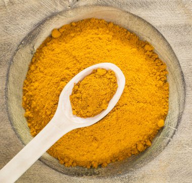 Zerdeçal tozu (Curcuma longa)