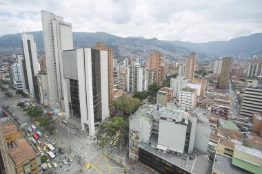 Medelln, Antioquia / Kolombiya - 02 Şubat 2017. Avenida oryantal, kentin en önemli yolu