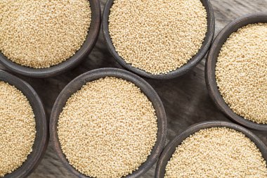 Ahşap masa - Amaranthus Amaranthus tohumları