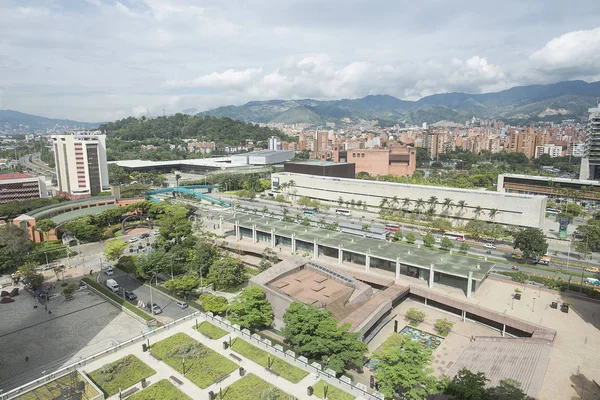 Medelln, Antioquia / Colombia - 31 mei 2017. Uitzicht over de stad. Liberty Square. — Stockfoto