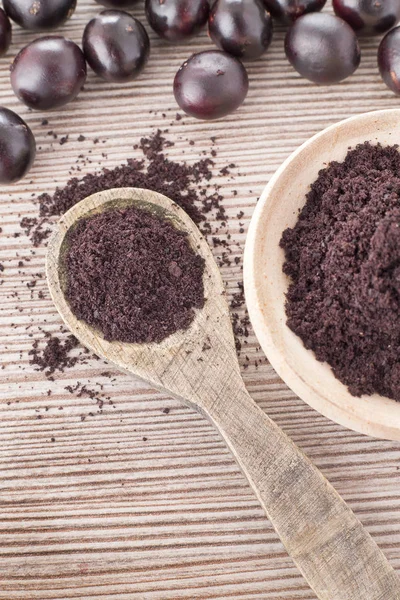 Tahta kaşık (Euterpe oleracea toz ve acai meyve)