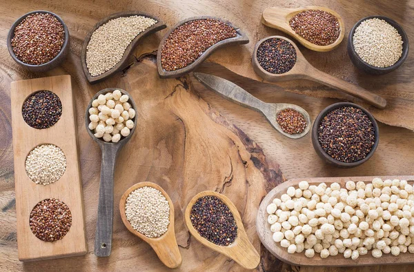 Seeds of white, red and black quinoa - Chenopodium quinoa — Stock Photo, Image