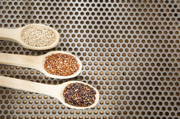 Nasion quinoa biały, czerwony i czarny - Chenopodium quinoa — Zdjęcie stockowe
