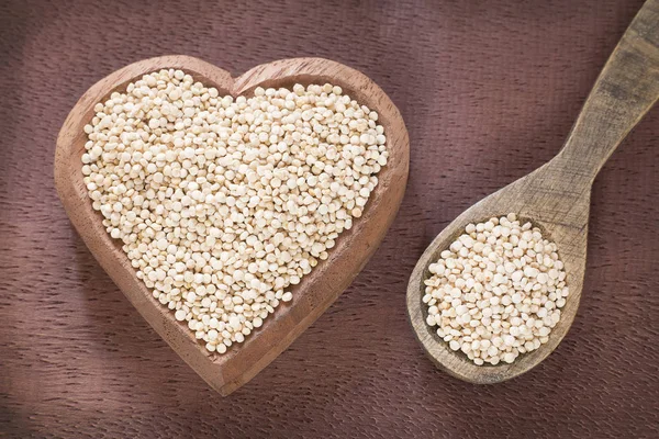 Семена белого киноа - Chenopodium quinoa — стоковое фото