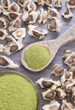 Tohum ve moringa tozu - Moringa oleifera