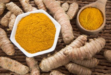 Kökleri ve zerdeçal tozu - Curcuma longa