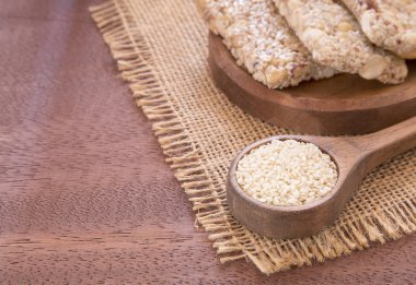 Susam ve tahıl barlar (Sesamum indicum)