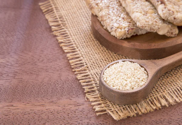 Susam ve tahıl barlar (Sesamum indicum)