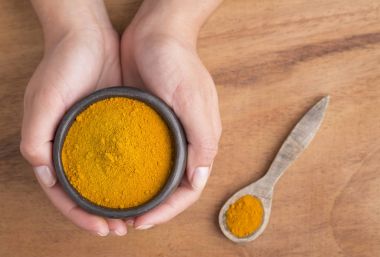 Zerdeçal tozu (Curcuma longa)