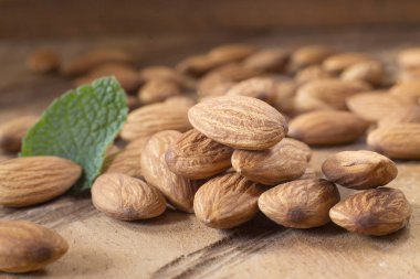 Badem fındık - Prunus dulcis