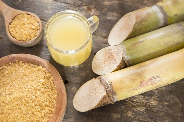 Şekeri, suyu ve şeker kamışı - Saccharum officinarum