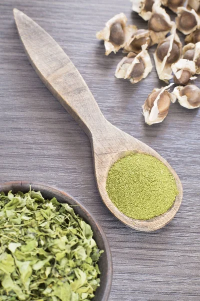 Tohum, yaprak ve moringa toz - Moringa oleifera