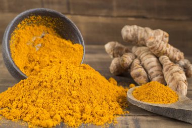 Kökleri ve zerdeçal tozu - Curcuma longa