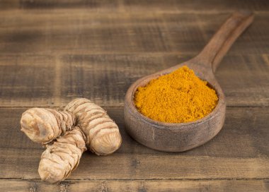 Curcuma longa - kökleri ve zerdeçal tozu