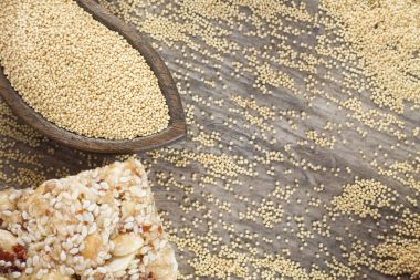 Amaranthus 'lu tahıl gevreği çubuğu