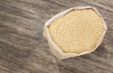 Ahşap masa - Amaranthus solmayan çiçek tohumları