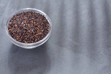 Siyah quinoa - Chenopodium quinoa tohumları