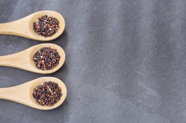 Siyah quinoa - Chenopodium quinoa tohumları