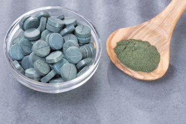 Spirulina tozu ve hapları - Spirulina