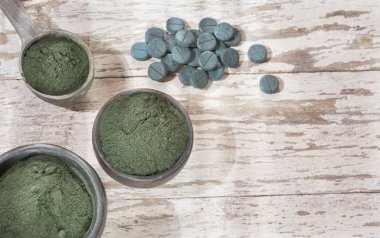 Spirulina tozu ve hapları - Spirulina