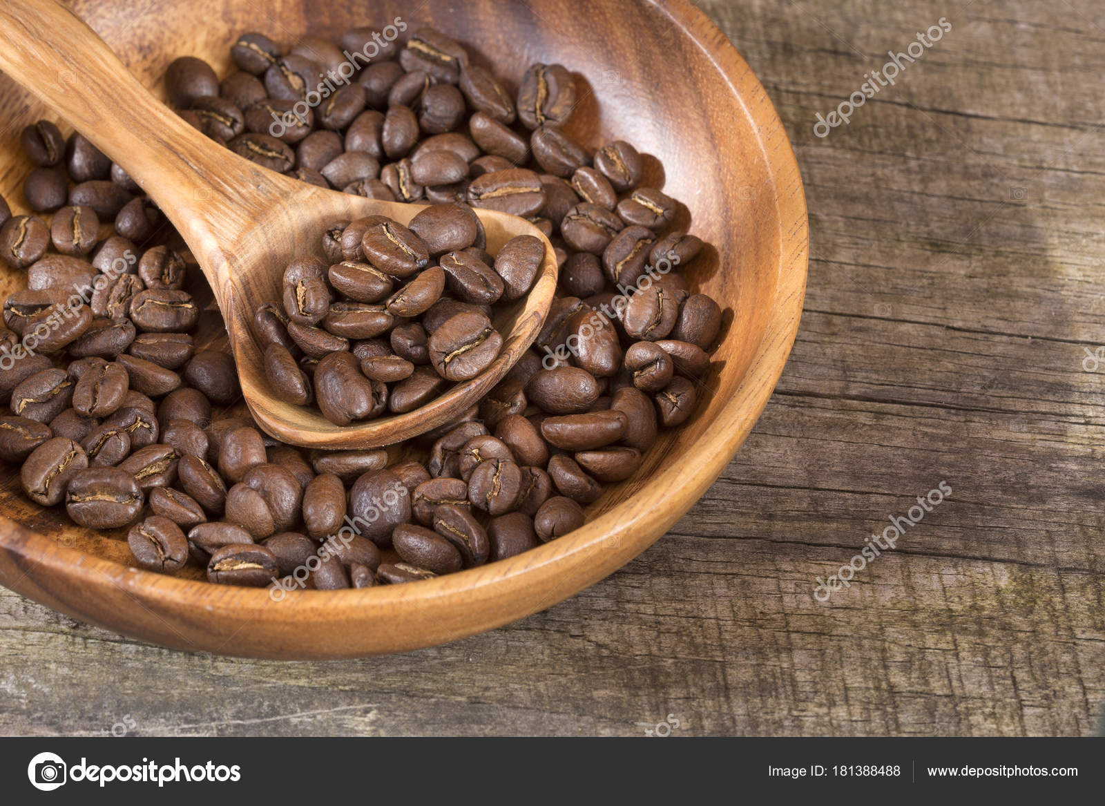 Жареный Кофе Деревянном Фоне Coffea Стоковое Фото.