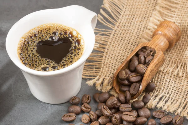 Kaffekopp Med Kaffebönor Coffea — Stockfoto