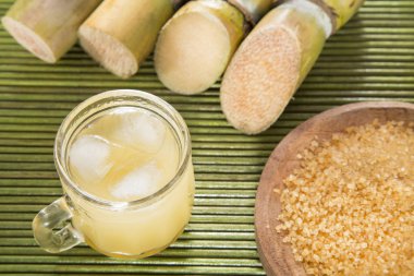 Organik şeker kamışı içki - Saccharum officinarum