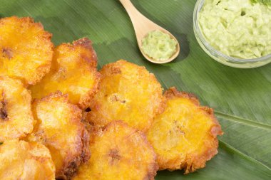 Düzleştirilmiş adet yeşil muz (tostn, tachino Patacn kızarmış)