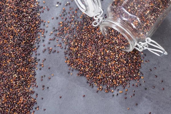 Czarny Quinoa Organicznych Szklanej Butelce — Zdjęcie stockowe