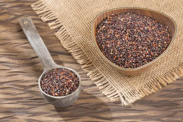 Svarta Frön Med Organiska Quinoa Chenopodium Quinoa — Stockfoto