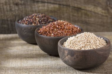 Beyaz, kırmızı ve siyah quinoa - Chenopodium quinoa tohumları