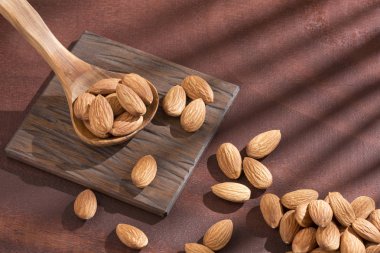 Lezzetli badem fındık - Prunus dulcis 