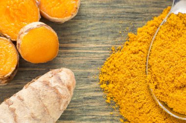 Kökleri ve zerdeçal tozu - Curcuma longa