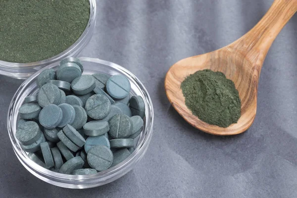 Spirulina tozu ve hapları - Spirulina