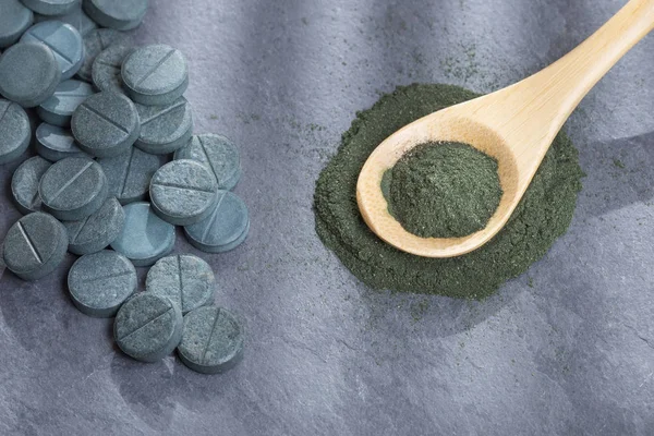 Spirulina 분말과 Spirulina — 스톡 사진