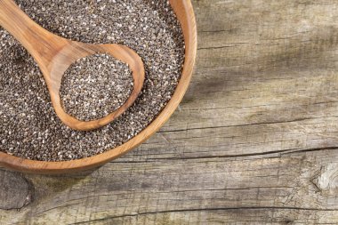 Organik chia tohum kase ve kaşık