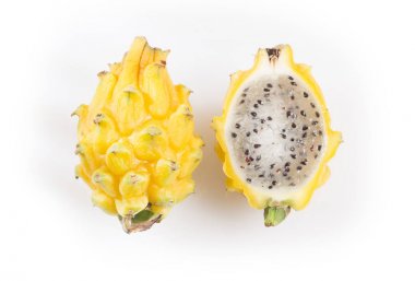 Beyaz arka planda - Selenicereus megalanthus sarı pitahaya ya da ejderha meyve