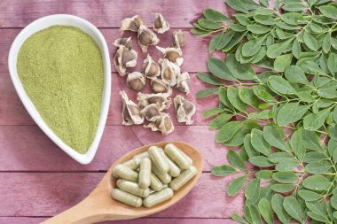 Tohum, yaprak, toz ve moringa kapsül