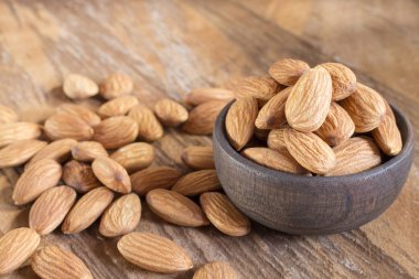 Lezzetli badem fındık - Prunus dulcis