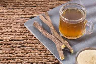 Meyan kökü fincan çay, toz ve kökleri - Glycyrrhiza glabra