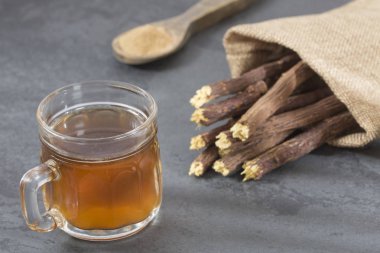 Meyan kökü fincan çay, toz ve kökleri - Glycyrrhiza glabra