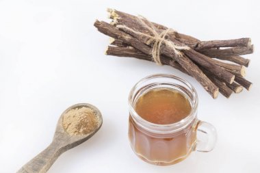 Meyan kökü fincan çay, toz ve kökleri - Glycyrrhiza glabra