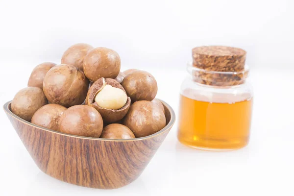 Macadamia-Nüsse und Öl - Macadamia integrifolia — Stockfoto